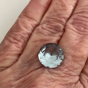 One Aquamarine Round Faceted Stone